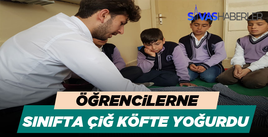 Sınıfta Öğrencilerine Çiğ Köfte Yoğurdu
