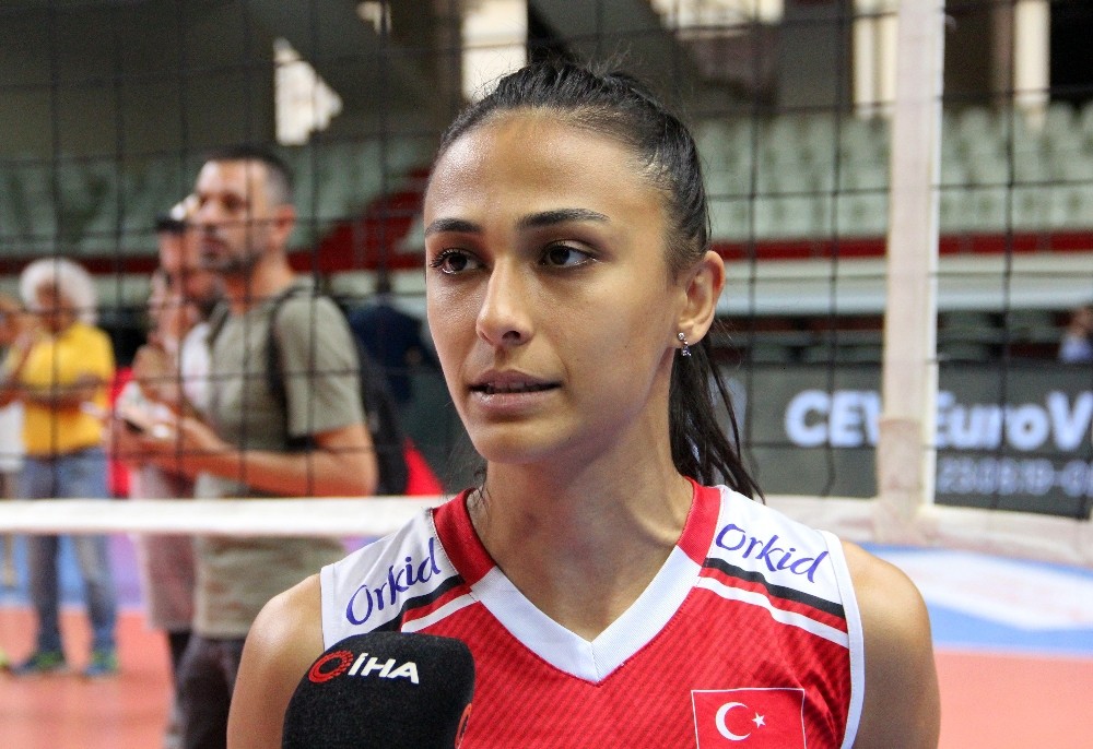 (Özel Haber) Simge Aköz: “Çin’de elimizden geleni ortaya koyacağız”