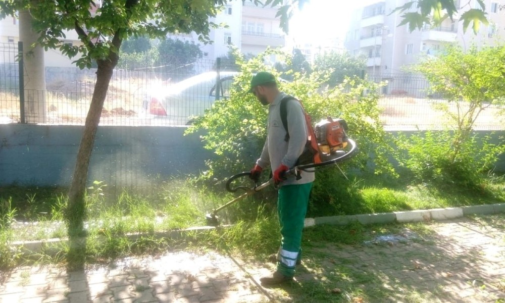 Parklarda bakım, onarım ve düzenleme çalışması