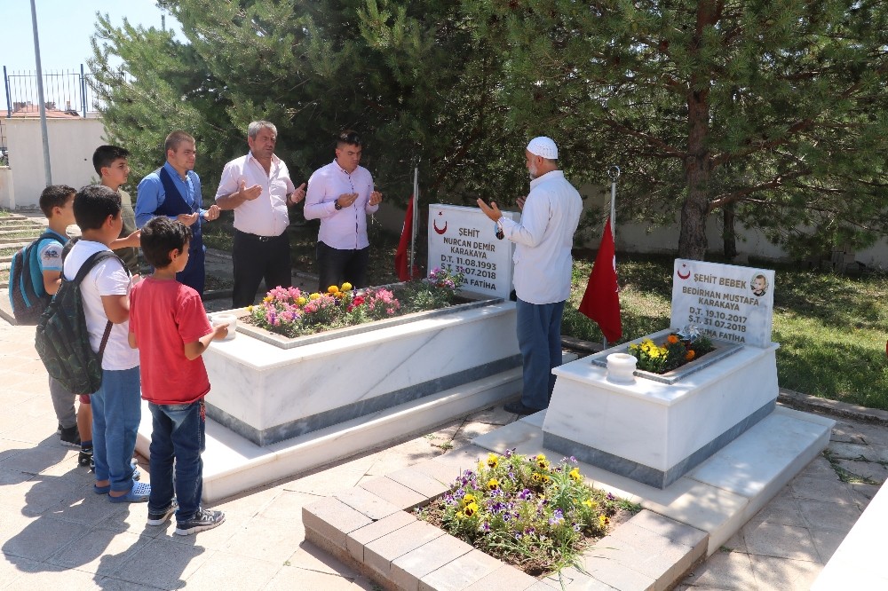 Şehit Bedirhan bebek mezarı başında anıldı