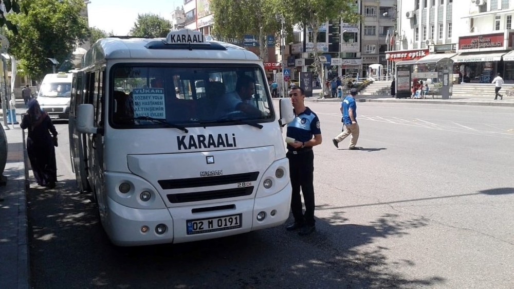 Zabıta şehir içi minibüsleri denetledi