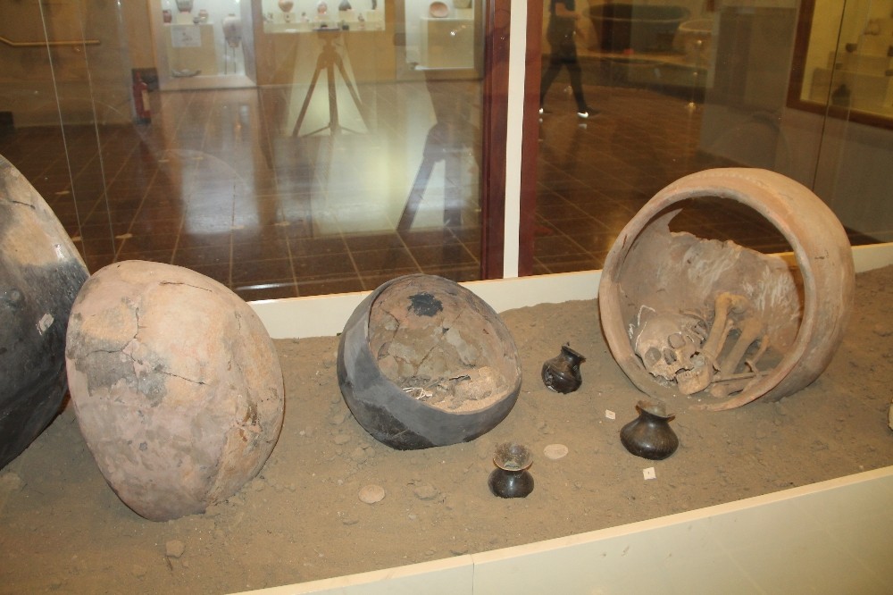 5 bin yıllık bebek mezarı ziyaretçilerin ilgi odağı