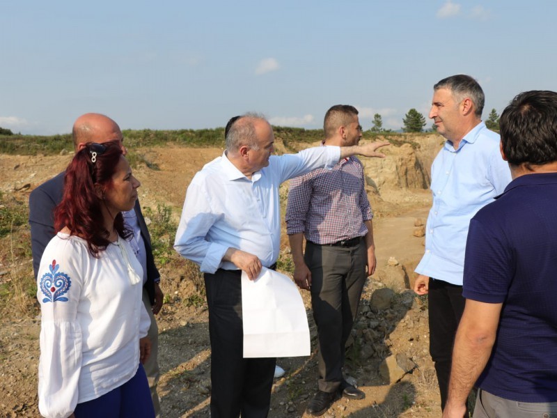 Başkan Özlü 15 bin kişilik stadyum için çalışma başlattı