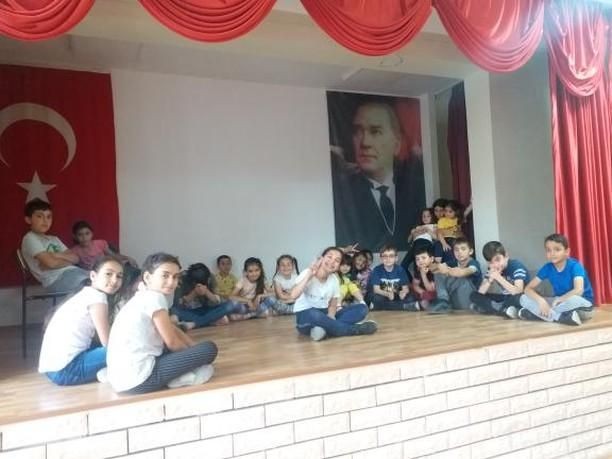 Devrekani’de çocuklara drama eğitimi veriliyor