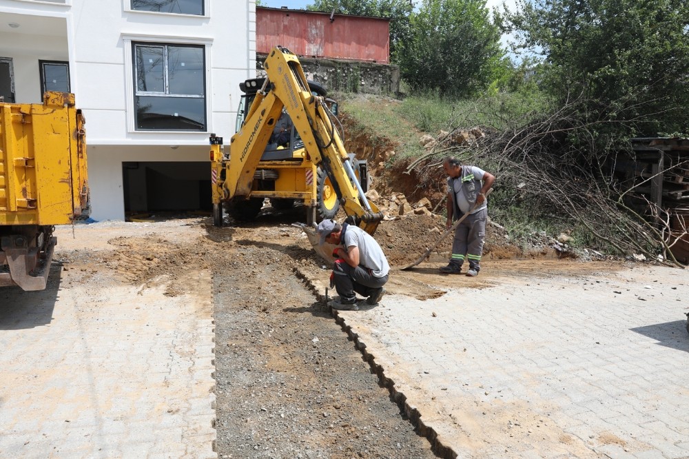 Fen İşleri Ekipleri 6 mahallede saha çalışmalarını sürdürüyor