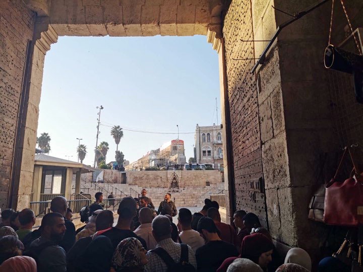 İsrail askerleri Mescid-i Aksa’da 2 Filistinliyi yaraladı