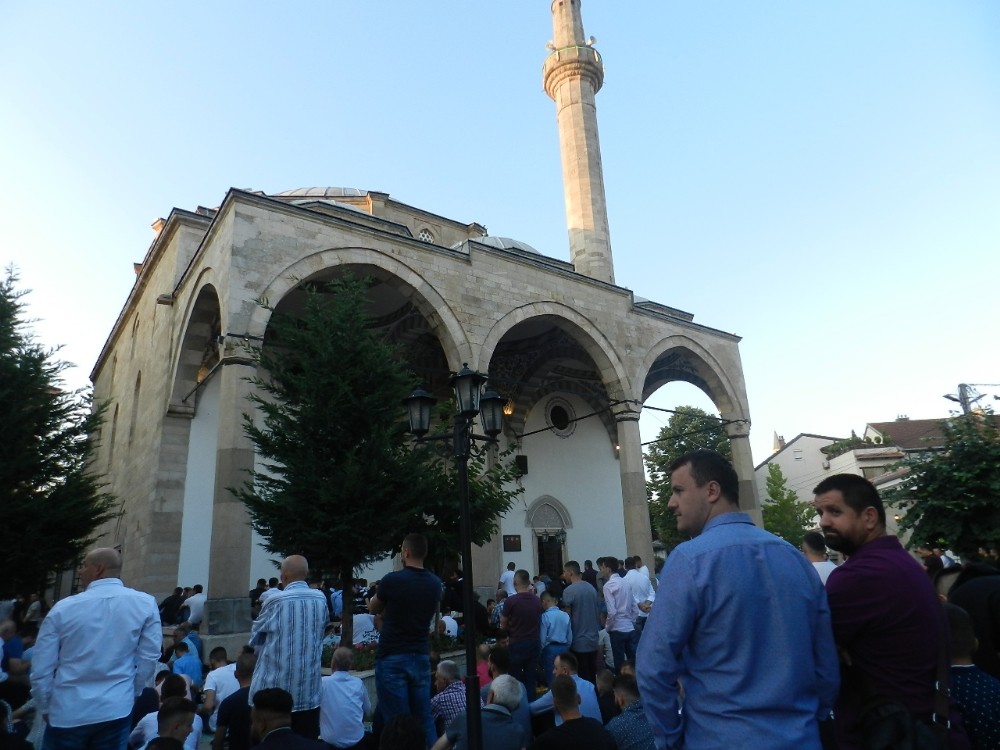 Kosovalılar Kurban Bayramını büyük sevinçle karşıladı