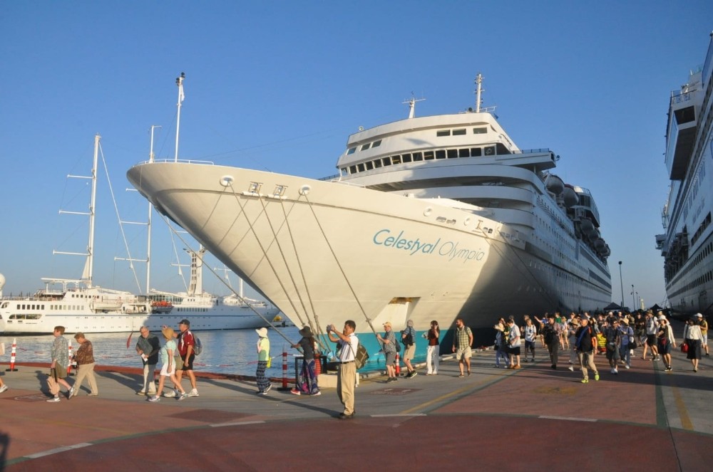 Kuşadası’nda çifte bayram
