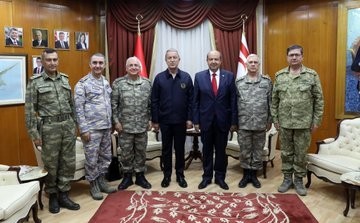 Milli Savunma Bakanı Akar, KKTC Başbakanı Tatar ile görüştü