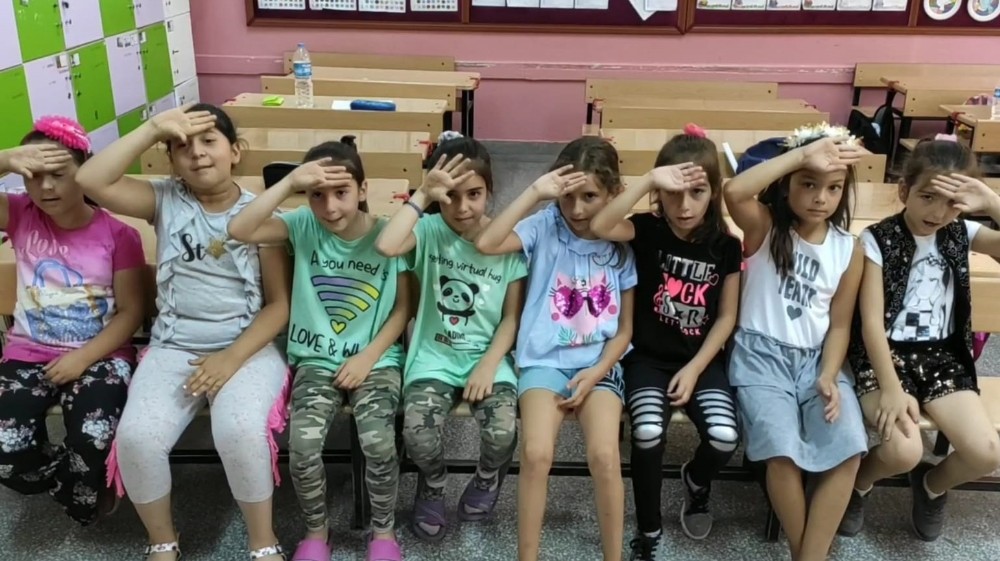 Minikler, Kurban Bayramı’nı işaret diliyle kutladı