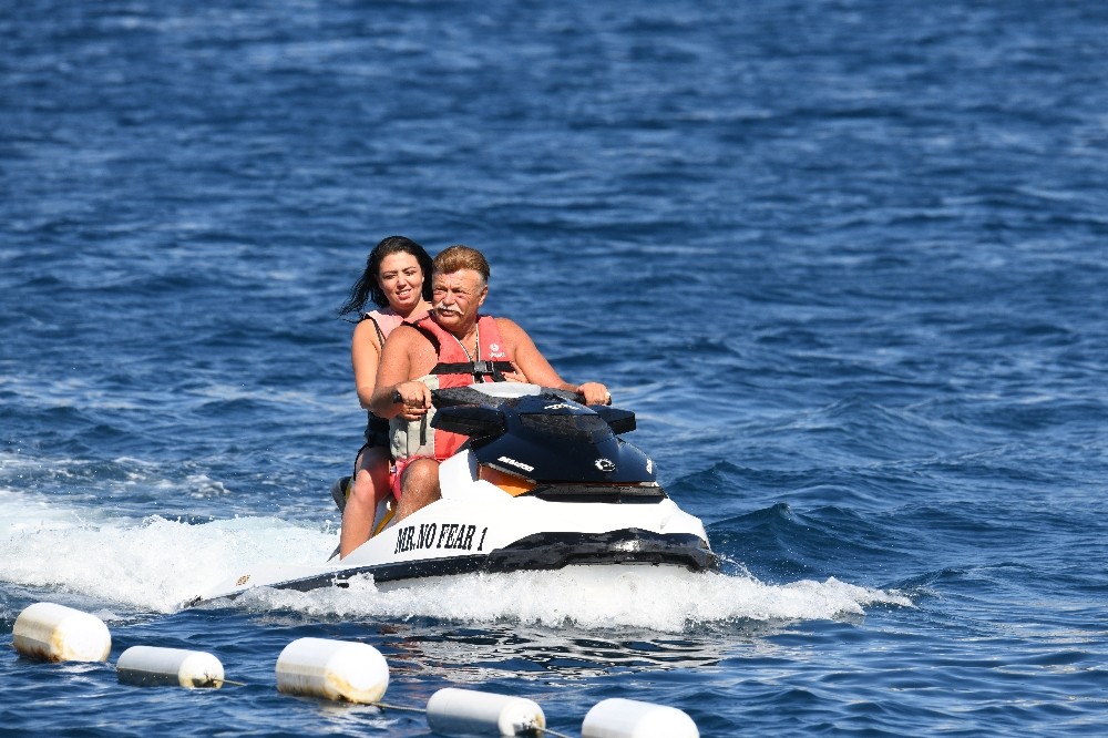 Nuri Alço Bodrum’da tatil yapıyor