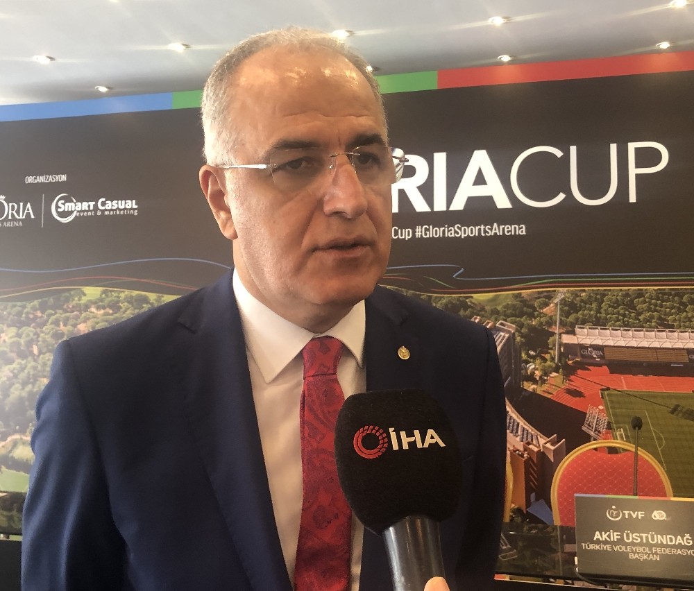 (Özel haber) Mehmet Akif Üstündağ: “Türk voleybolunun geleceği çok parlak”
