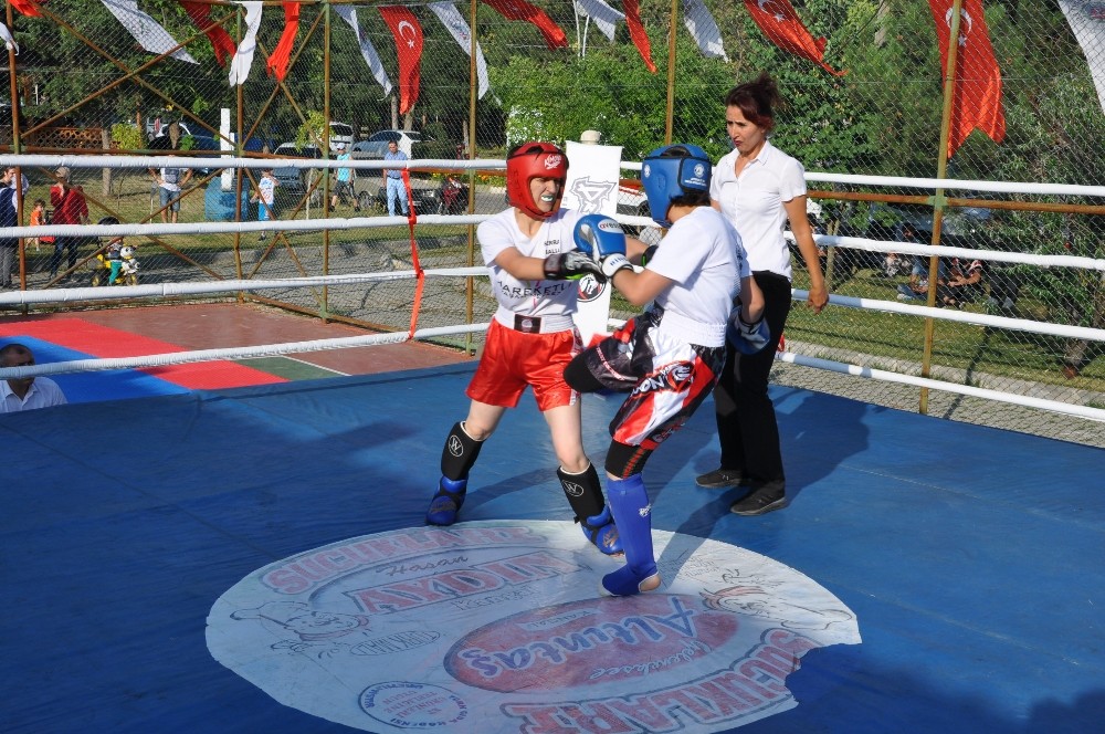 Simav’da Zafer Kupası Kick Boks Şampiyonası heyecanı