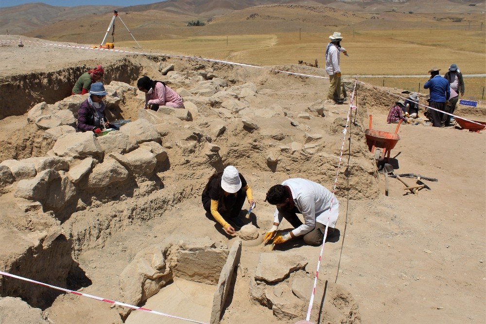 Urartuların 4 farklı ölü gömme geleneği ortaya çıkarıldı