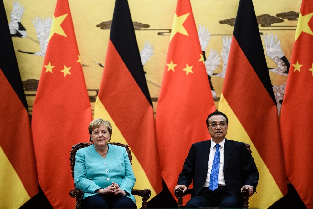 Angela Merkel resmi temaslar için Çin’e gitti