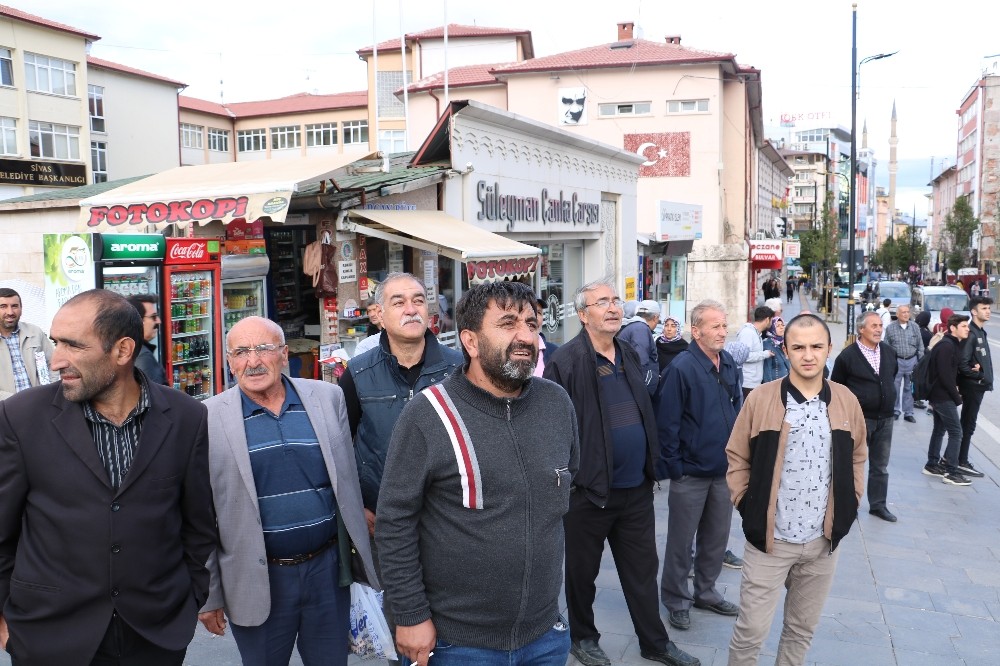 Taha Akgül’ün finali dev ekranda izlendi