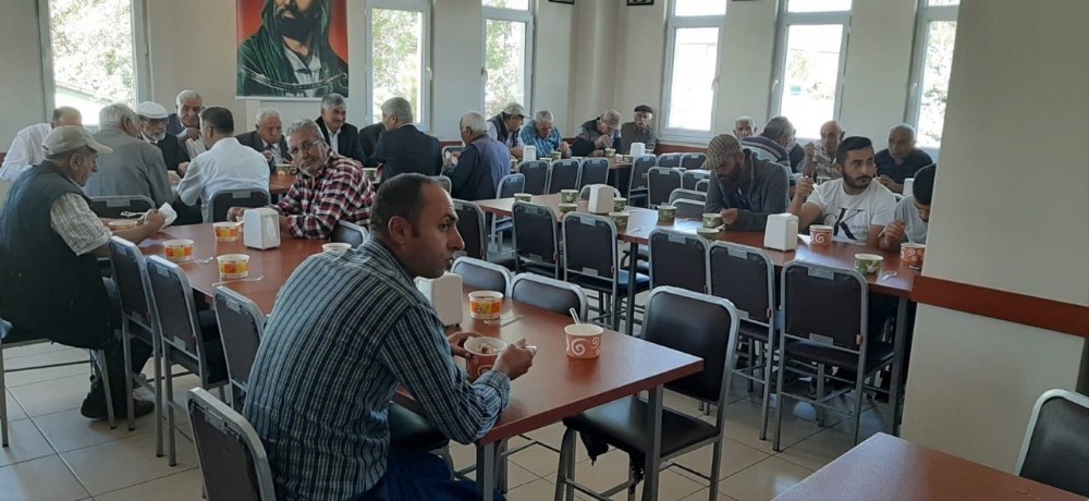 Ulaş ilçesinde aşure ikramında bulunuldu