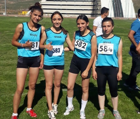 Sivaslı atletler Bingöl’den başarıyla geldiler