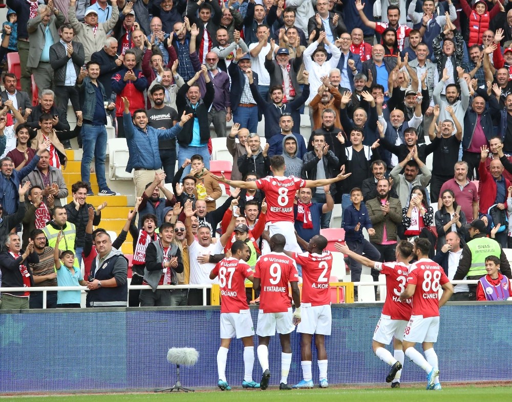 DG Sivasspor evinde Ankaragücü’nü 3-1 yendi