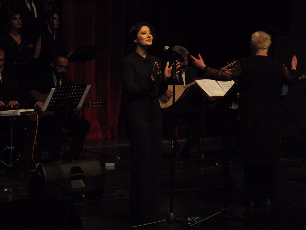 Sivaslı müzisyen Muzaffer Sarısözen konserle anıldı