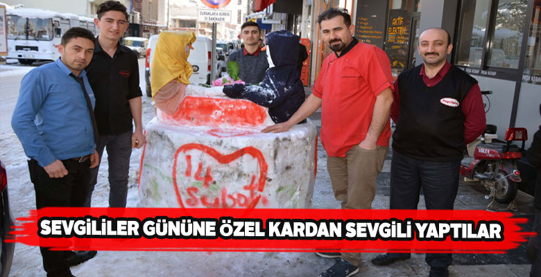 Suşehri’nde yapılan kardan sevgililer büyük ilgi gördü