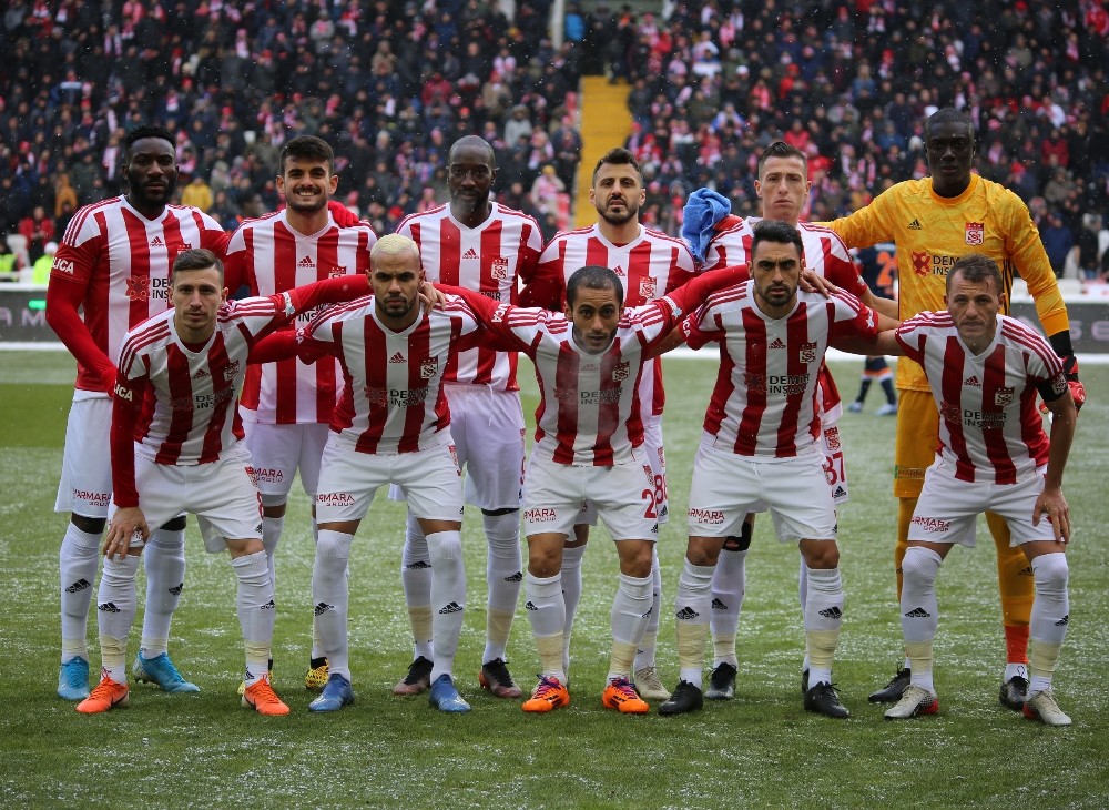 Sivassporlu 4 futbolcu diken üstünde