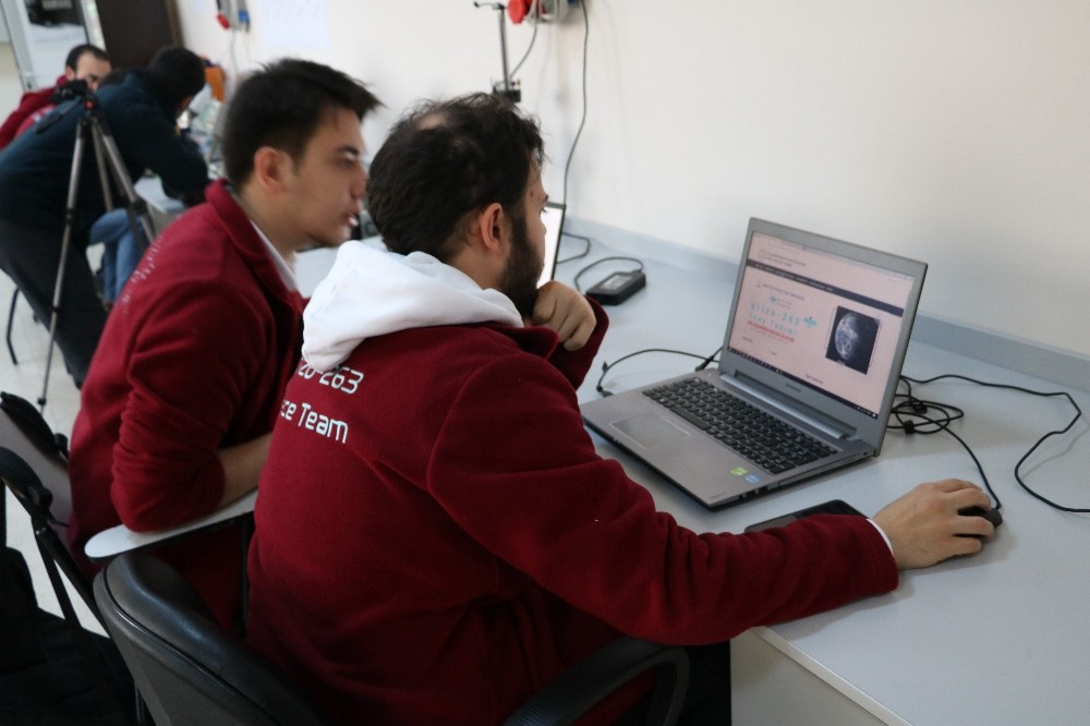 5 santimetrelik cep uydusu yakında tamamlanacak