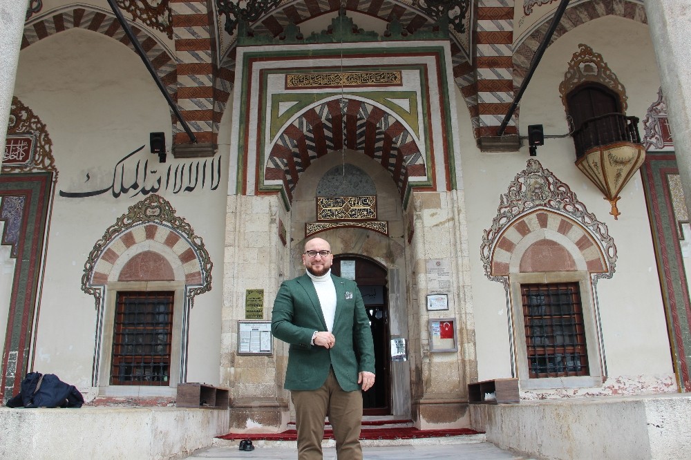 Ömer Faruk Altunağa mazlumlara özel klip çekti