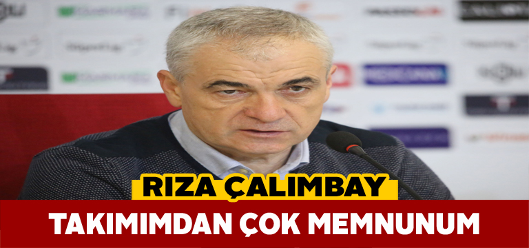 Çalımbay Galatasaray maçının ardından oyuncularını kutladı