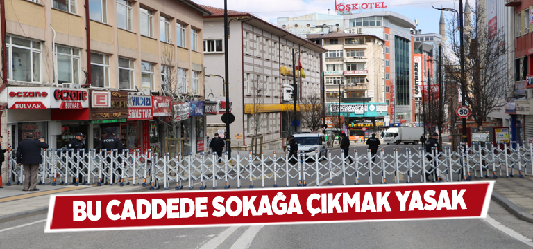 Atatürk Caddesi sessizliğe büründü