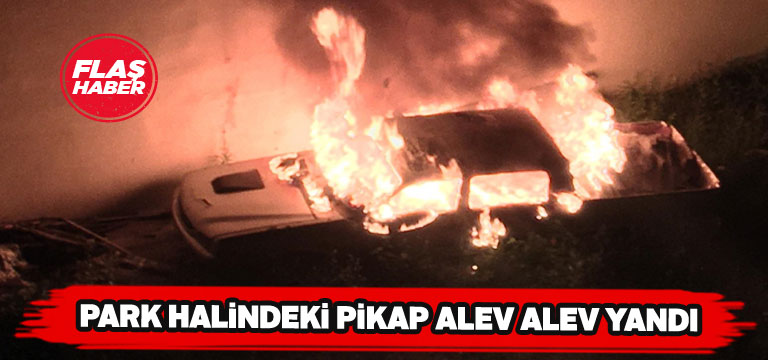 Boş arazideki araç kendiliğinden tutuştu