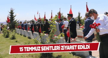 Sivas İl Protokolü 15 Temmuz şehitlerini ziyaret etti