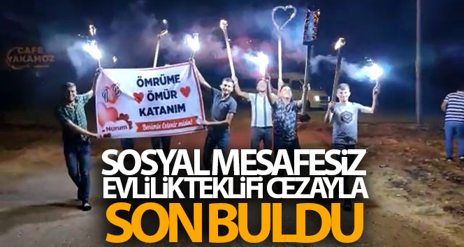 İlginç evlilik teklifi ‘sosyal mesafe’ cezasıyla sona eriyor