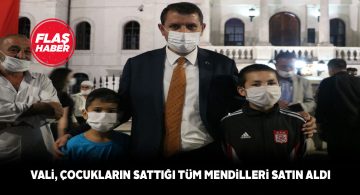 Sivas Valisi mendil satan çocukları mutlu etti