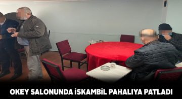 Vatandaş yasaklara rağmen iskambil oynamaya devam ediyor