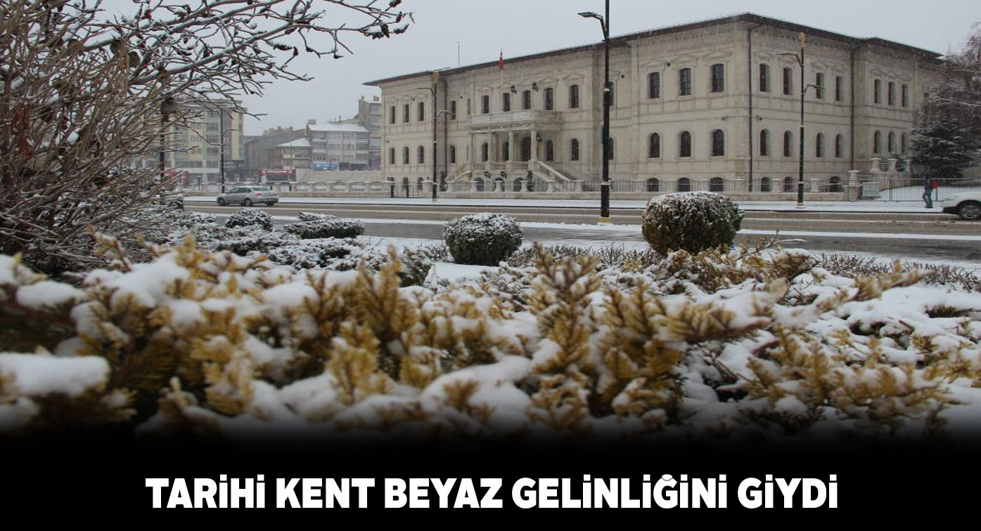 Kar yağışı Sivas’ı beyaza bürüdü, kartpostallık görüntüler oluştu