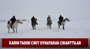 Altınyayla ilçesinde kar üstünde cirit oyunu