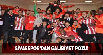 Yiğidolar maç sonrası galibiyet pozu verdi