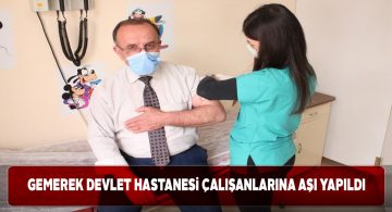 Gemerek ilçesinde ilk korona virüs aşısı başhekime yapıldı