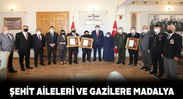Sivas’ta 3 şehit ailesi ve gaziye Devlet Övünç Madalyası