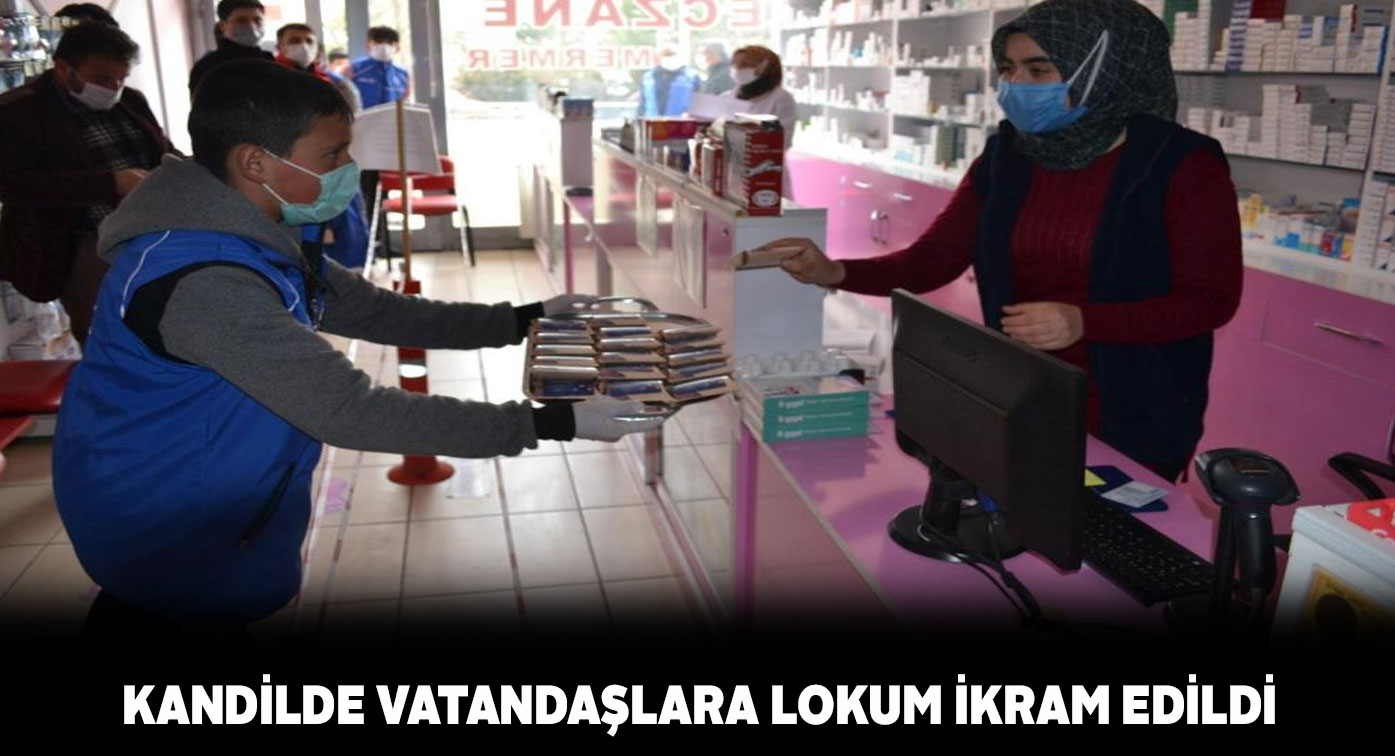 Altınyayla’da genç sporcular lokum dağıttı