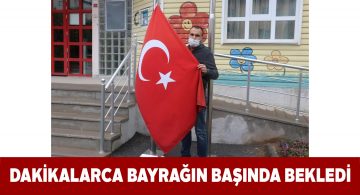 Sivaslı vatandaşın bayrak hassasiyeti takdir topladı