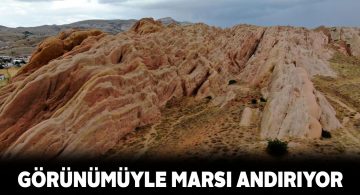 Dünyadaki Mars olarak bilinen kayalıklar görenleri büyülüyor