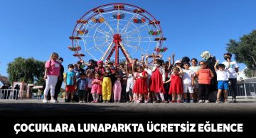 Sivaslı 50 çocuk lunaparkta doyasıya eğlendi