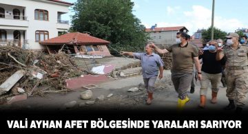 Sivas Valisi Salih Ayhan İnebolu’da afetin yaralarını sarıyor