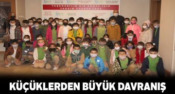 İlkokul öğrencilerinden Hayat Ağacı Derneği’ne anlamlı bağış