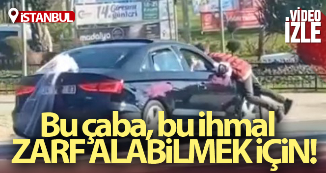 Gelin arabasından zarf almak isteyen çocuk canını böyle tehlikeye attı