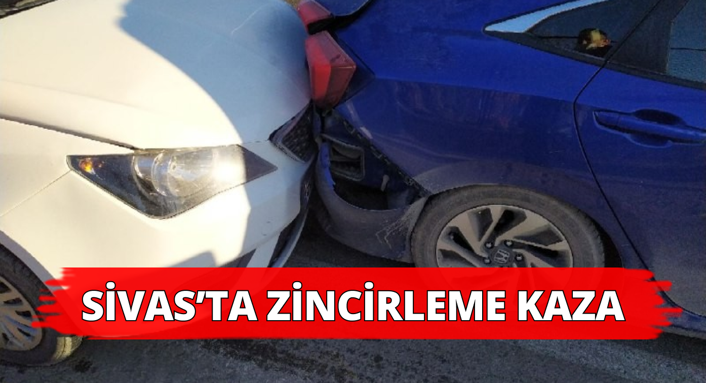 Buzlanma Nedeniyle 5 Araç Birbirine Girdi!