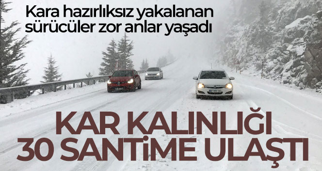Antalya-Konya karayolunda kar kalınlığı 30 santime ulaştı