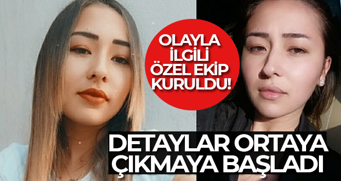İki genç kız, kırmızı ışıkta çapraz ateşe tutulmuş